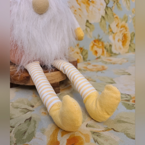 Plush bean-filled boho rainbow print mini gnome - Picture 4 of 8